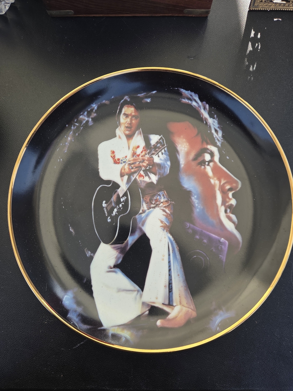 Elvis Presley Collectors Gold Rim Plate - The King 5722
